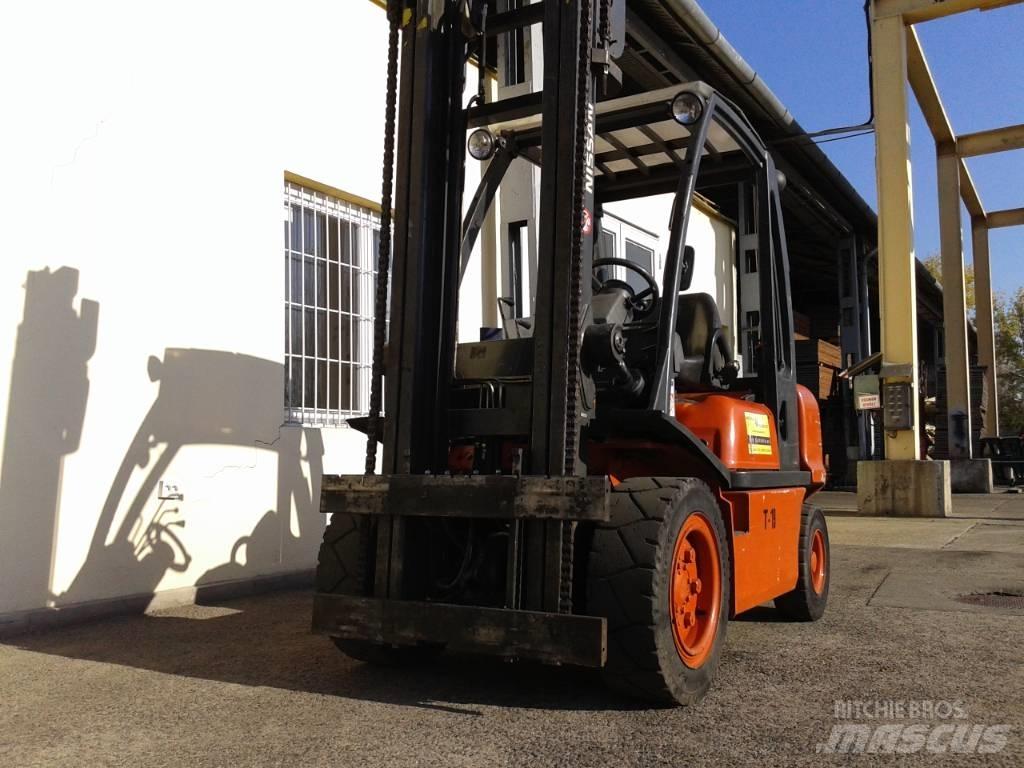 Nissan FGD09A30Q Dizelski viličari