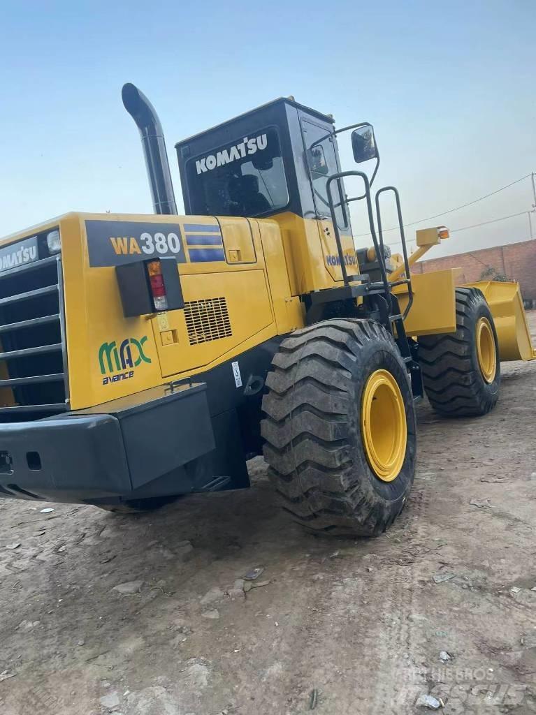 Komatsu WA 380 Utovarivači na kotačima