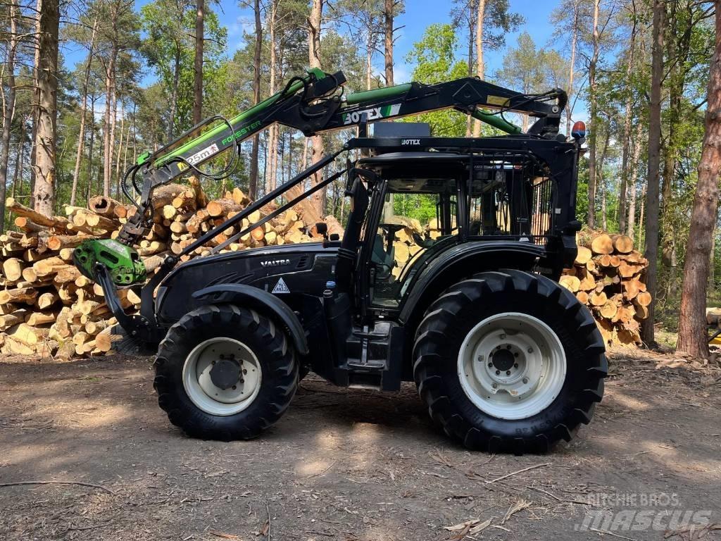 Valtra T183 Versu Traktori