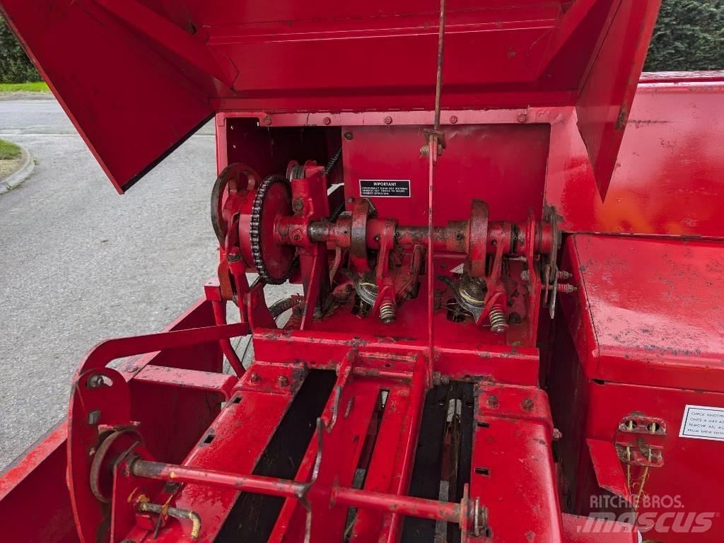 Massey Ferguson 124 Balirke za kockaste bale
