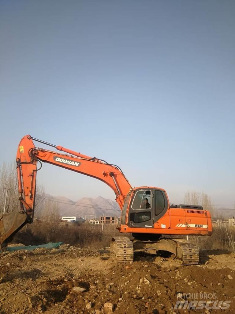 Doosan DX 225 Bageri gusjeničari