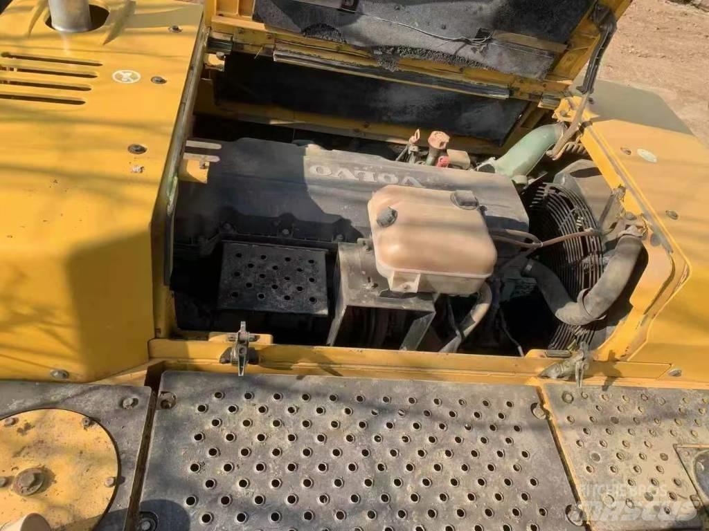 Volvo EC 380 Bageri gusjeničari