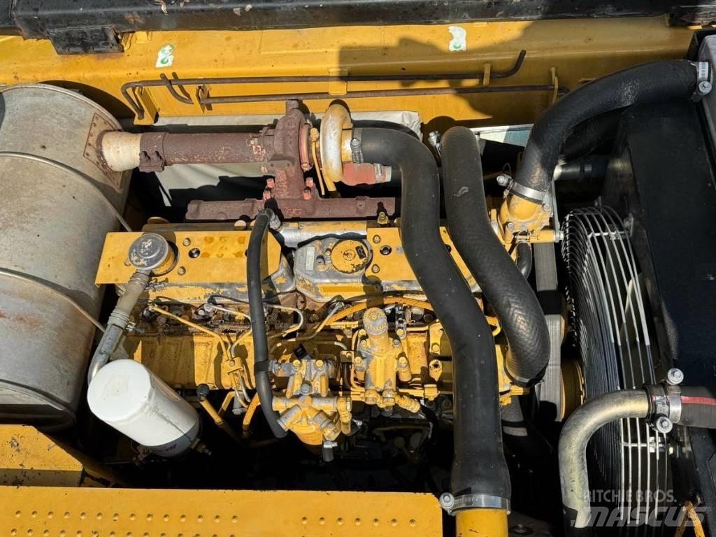 CAT 323 D L Bageri gusjeničari