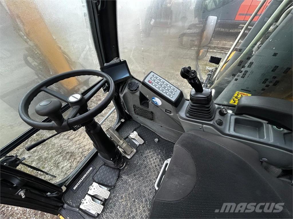 Liebherr A920 Bageri na kotačima