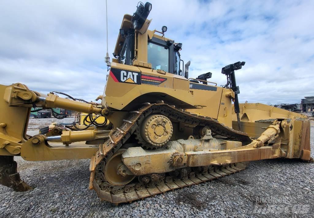 CAT D 8 T Buldožeri gusjeničari