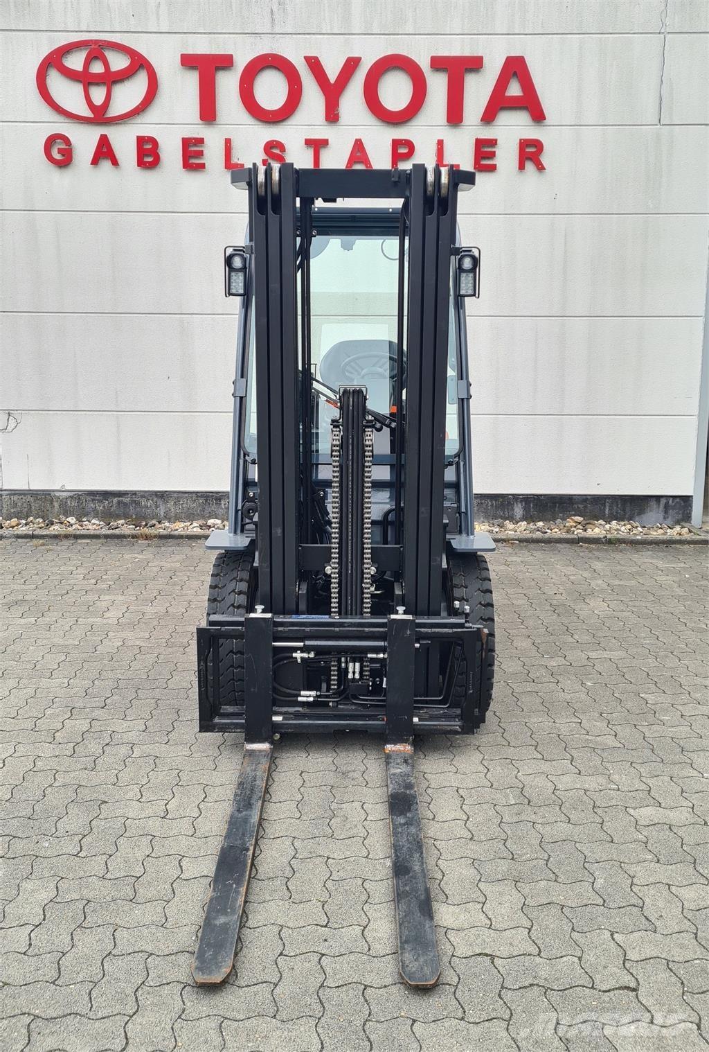 Toyota 52-8FDF25 Dizelski viličari