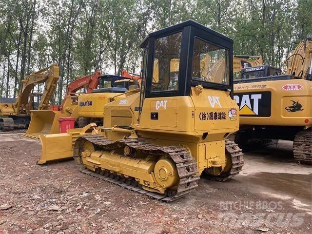 CAT D 5 G Buldožeri gusjeničari