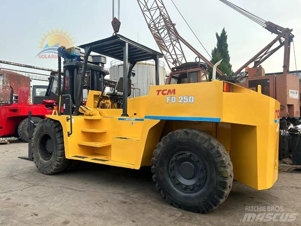 TCM FD 250 Dizelski viličari