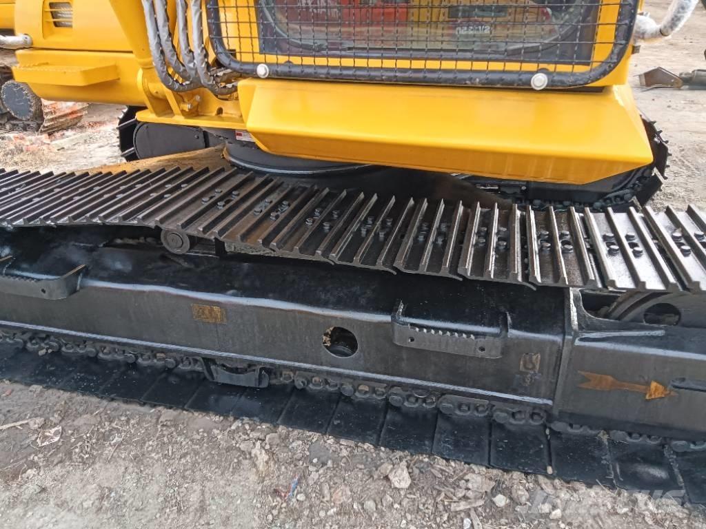 Komatsu PC 130 Bageri gusjeničari