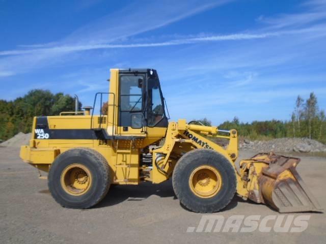 Komatsu WA 250 Utovarivači na kotačima