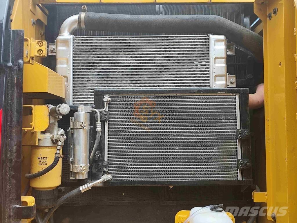 CAT 330DL Bageri gusjeničari