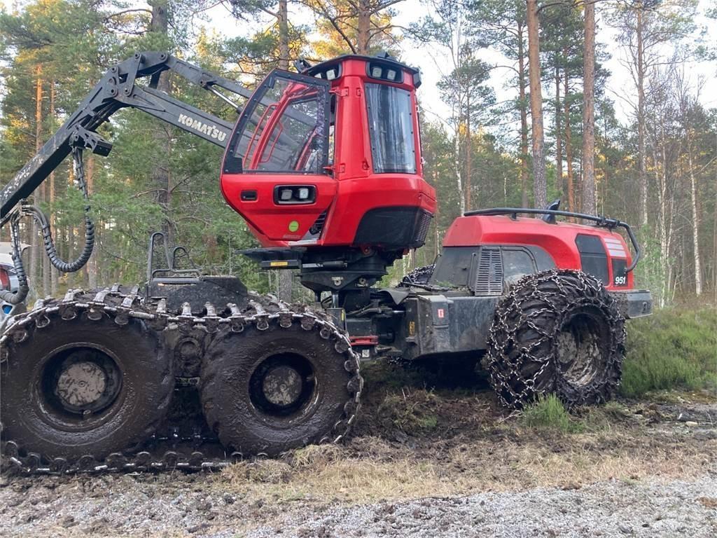 Komatsu 951 Harversteri
