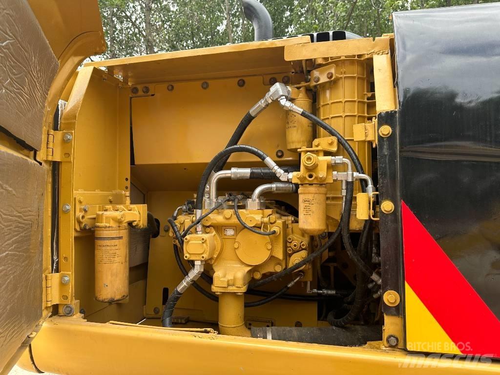 CAT 320D Bageri gusjeničari