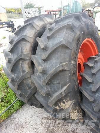  Pneus 420/85R30 Gume, kotači i naplatci