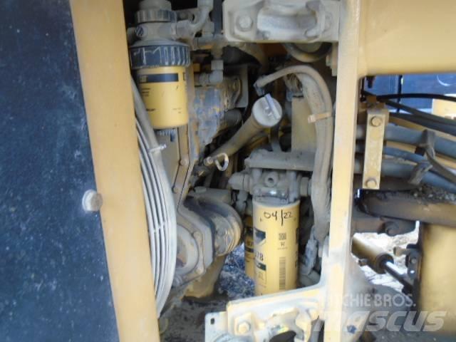 CAT CB 634 C Valjci sa dvojnim bubnjem