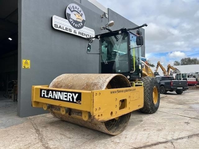 CAT CB 64 Valjci sa dvojnim bubnjem