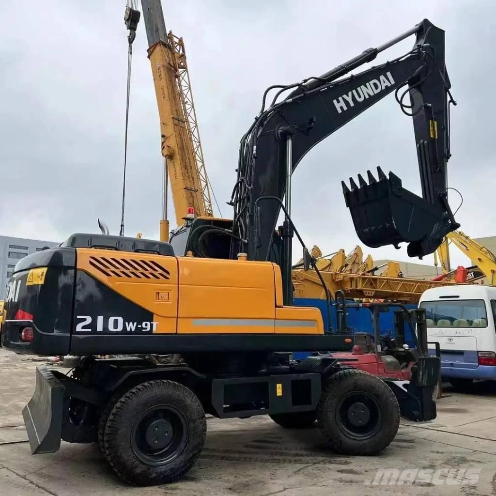 Hyundai R210W-9 Bageri na kotačima