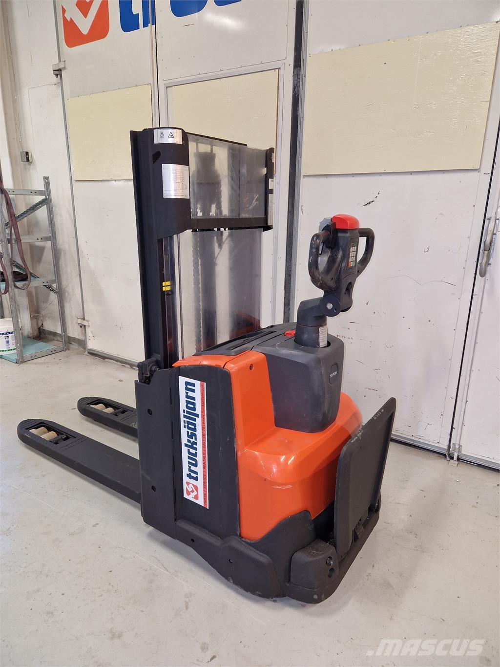 Toyota SWE200D Samopogonski ručni viličari