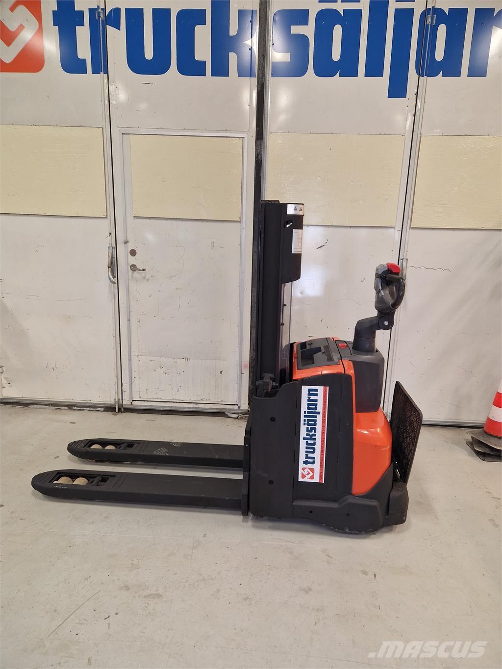 Toyota SWE200D Samopogonski ručni viličari