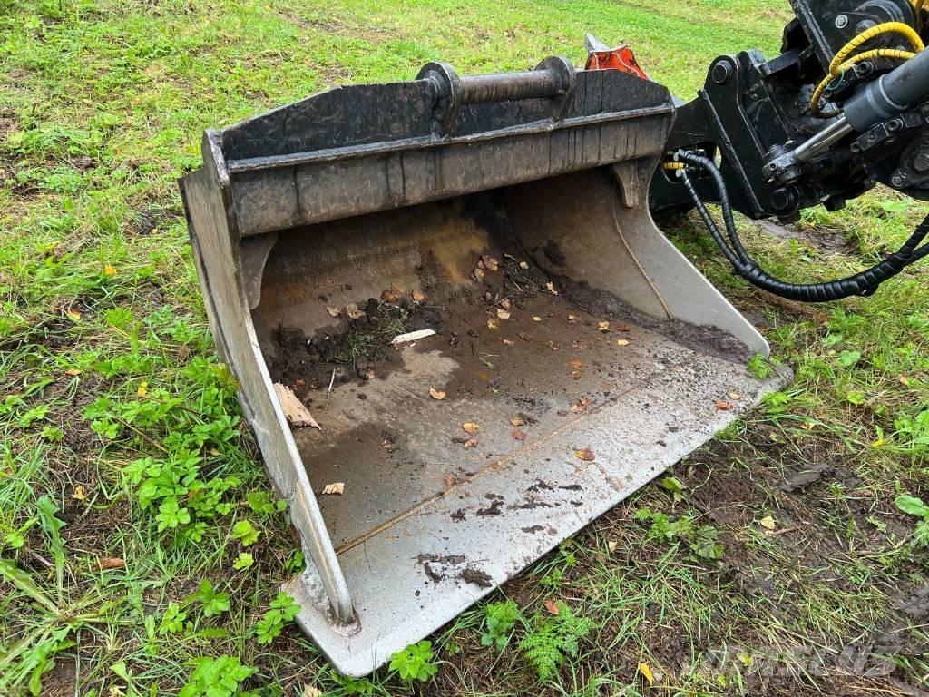 Komatsu PC138US-11 Bageri gusjeničari