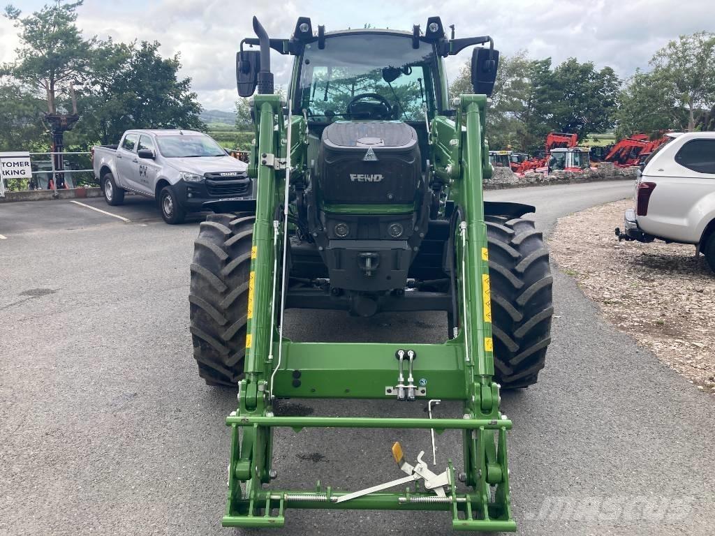 Fendt 211 Traktori