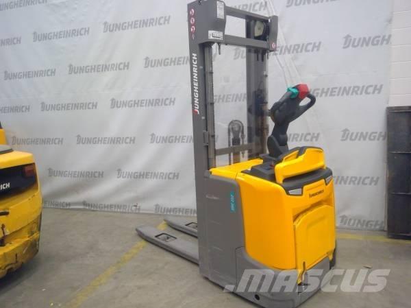 Jungheinrich ERC 212 Samopogonski ručni viličari
