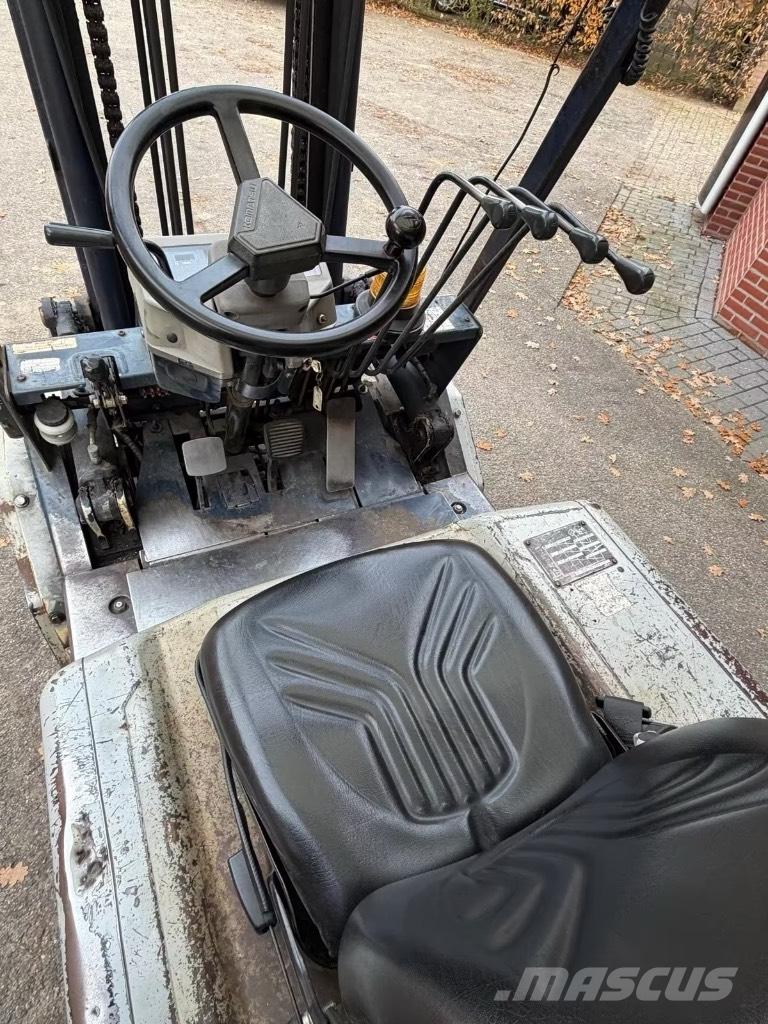 Komatsu FD30T-11E Dizelski viličari