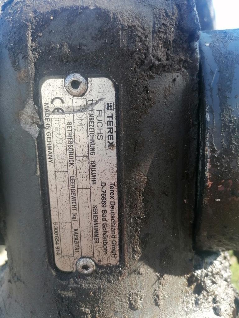 Fuchs MHL 340 D Bageri za manipuliranje materijalom / otpadom