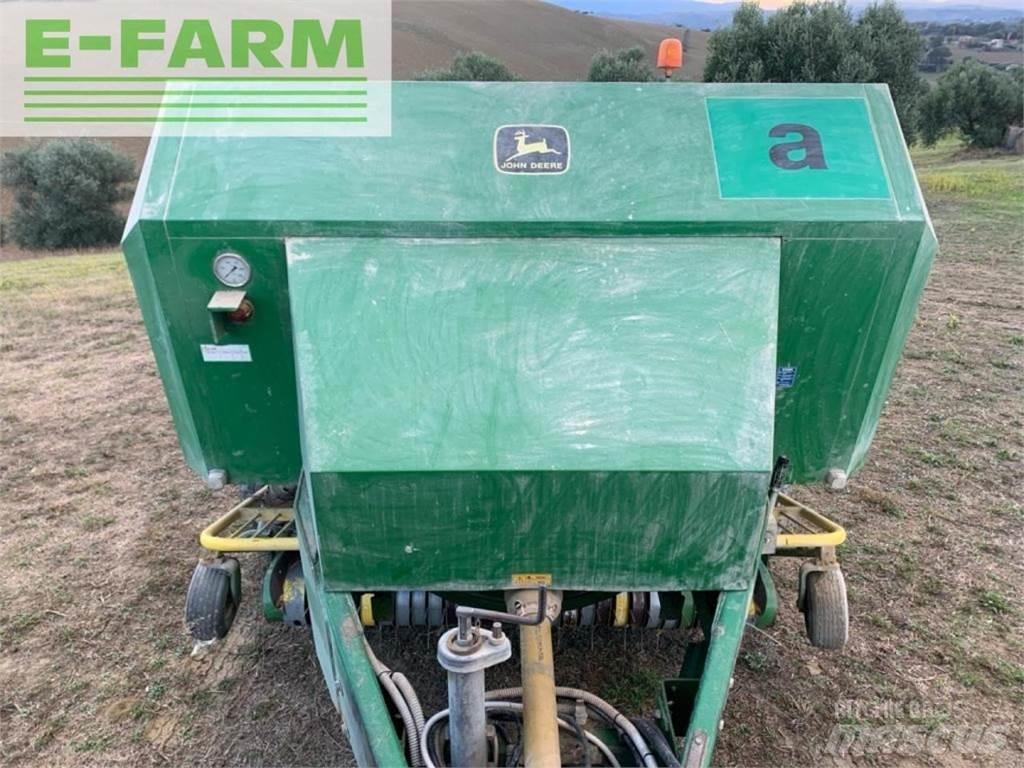 John Deere 690 Balirke za kockaste bale