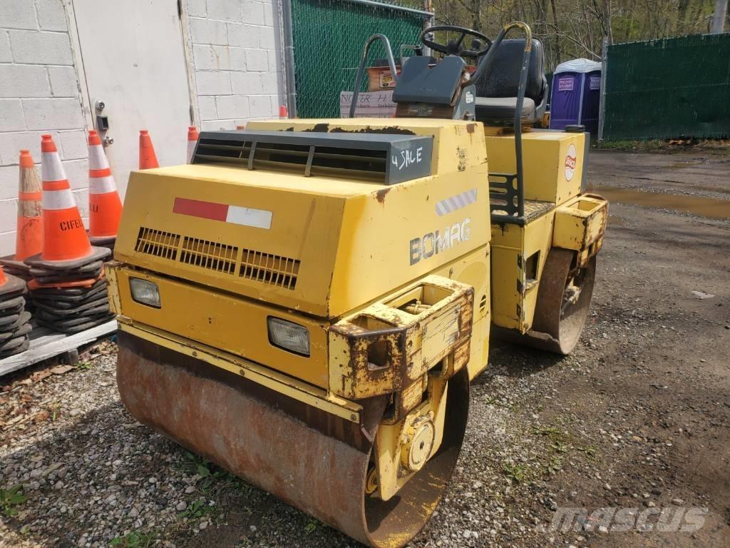 Bomag BW121 AD-2 Valjci sa dvojnim bubnjem