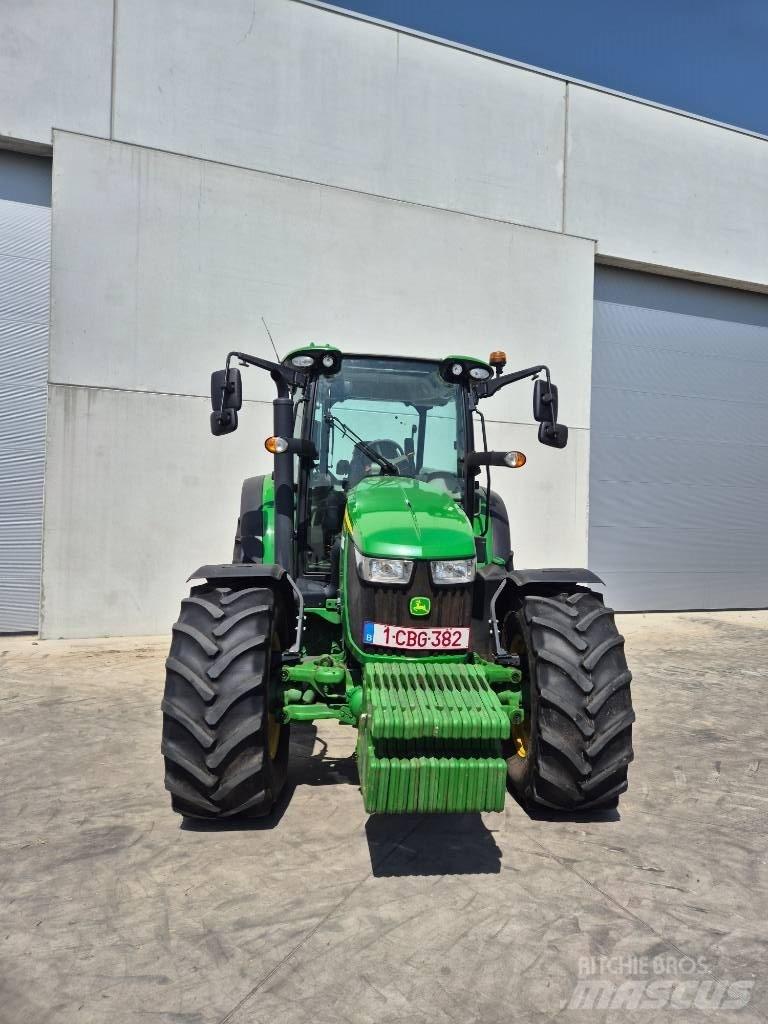 John Deere 5100 R Traktori