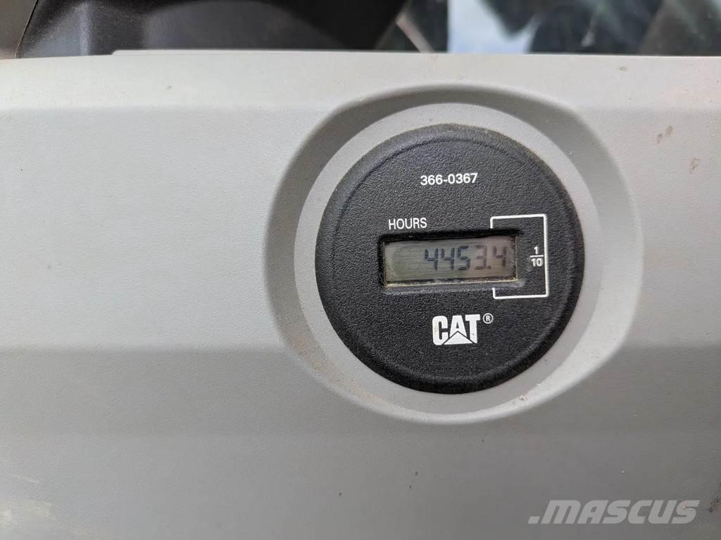 CAT 374F Bageri gusjeničari