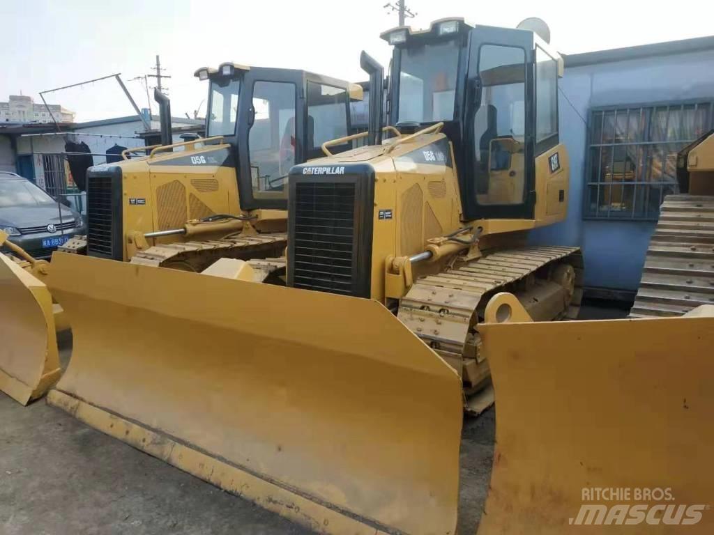 CAT D5M Buldožeri gusjeničari