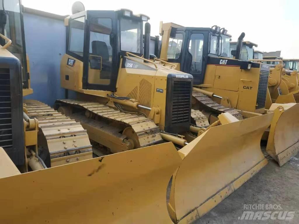 CAT D5M Buldožeri gusjeničari
