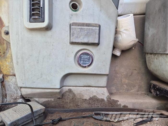Hyundai ROBEX1400LC Midi bageri 7t – 12t