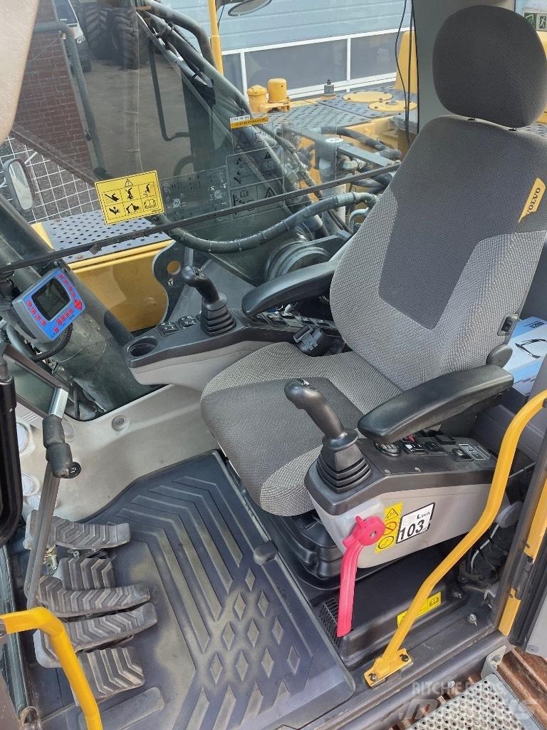 Volvo EC250DL Bageri gusjeničari