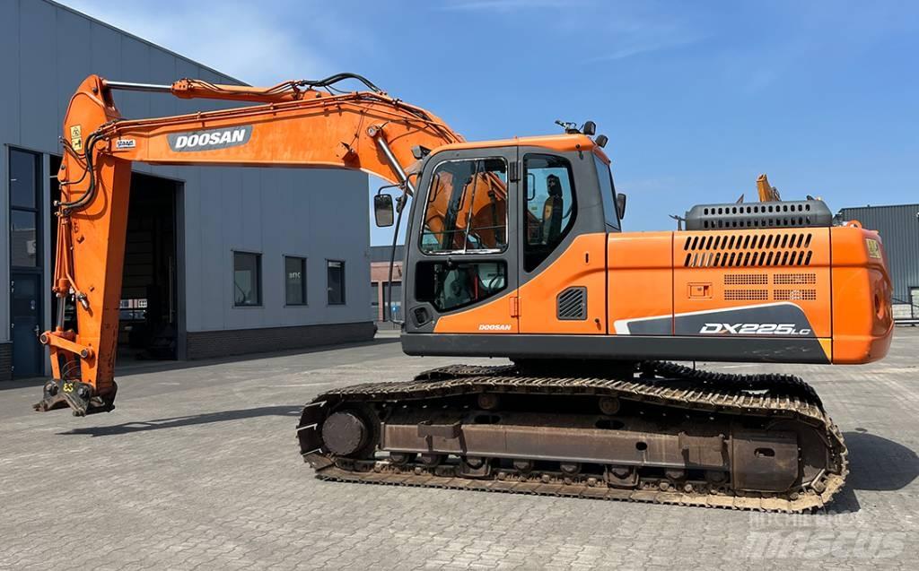 Doosan DX 225 LC-3 Bageri gusjeničari