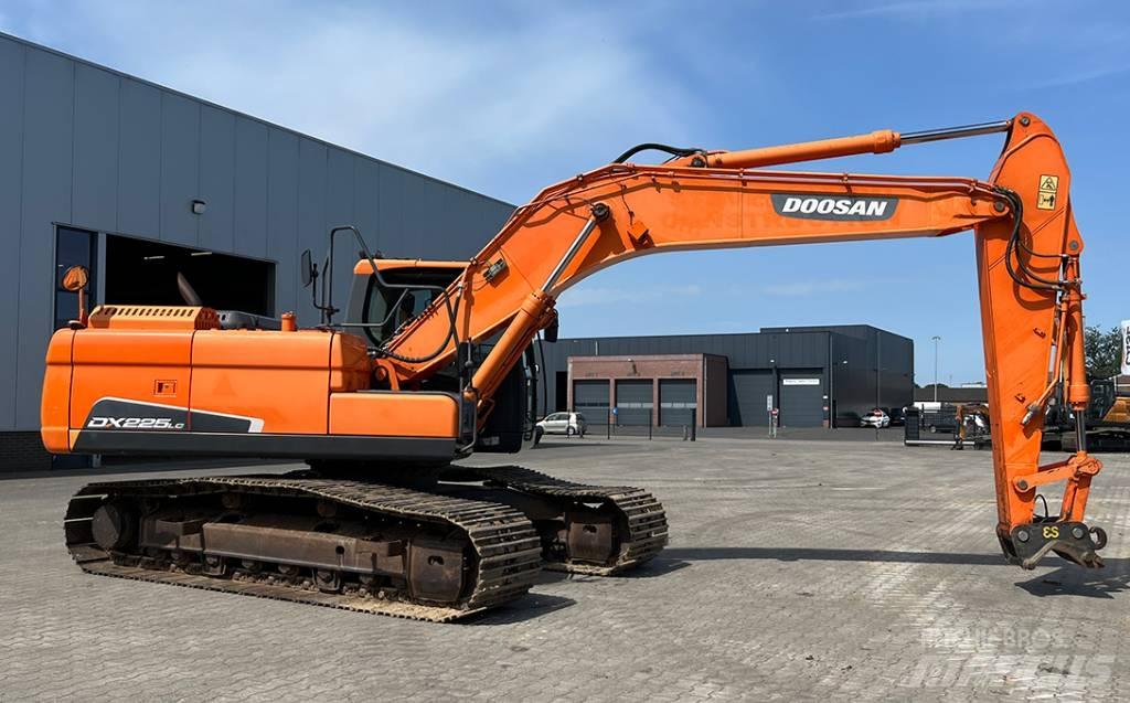 Doosan DX 225 LC-3 Bageri gusjeničari