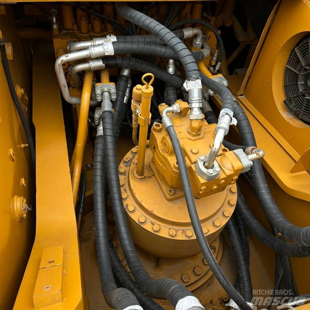 CAT 330D2 Bageri gusjeničari