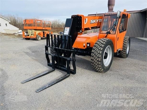 SkyTrak 8042 Teleskopski viličari