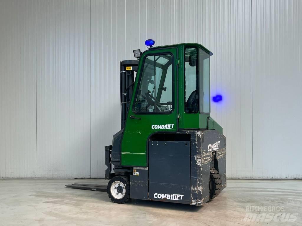 Combilift CBE2500 Viličari sa 4-stranskim dohvatom