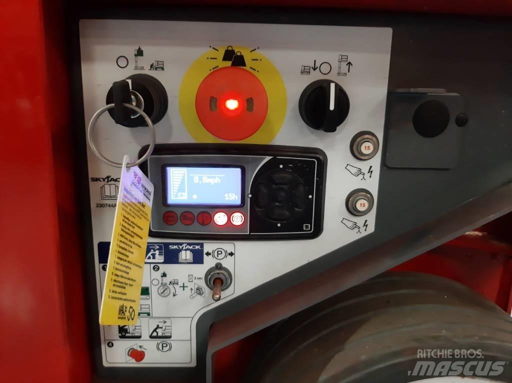 SkyJack SJ12 E Vertikalne radne podizne platforme