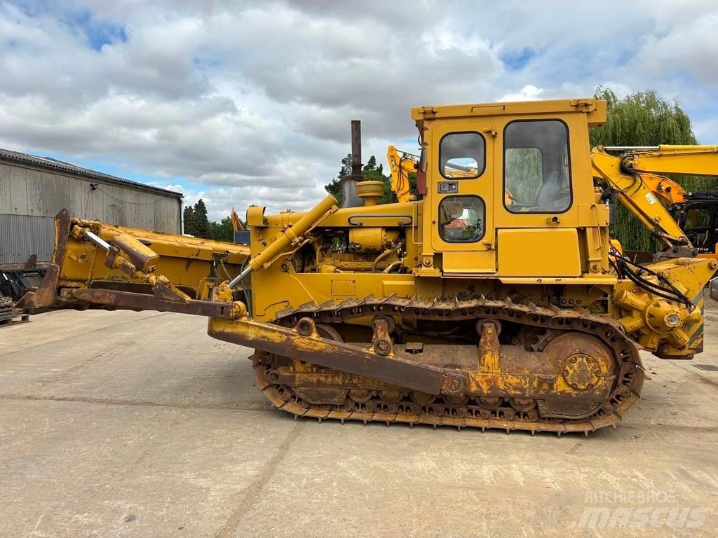 CAT D 6 D Buldožeri gusjeničari