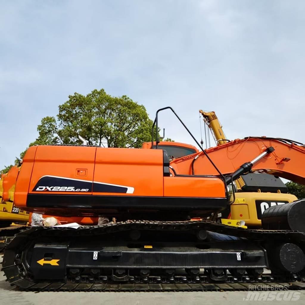 Doosan DX 225 LC Crawler excavators