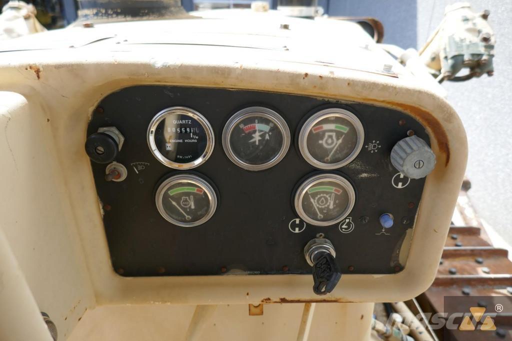 CAT D7G Ex-army Buldožeri gusjeničari