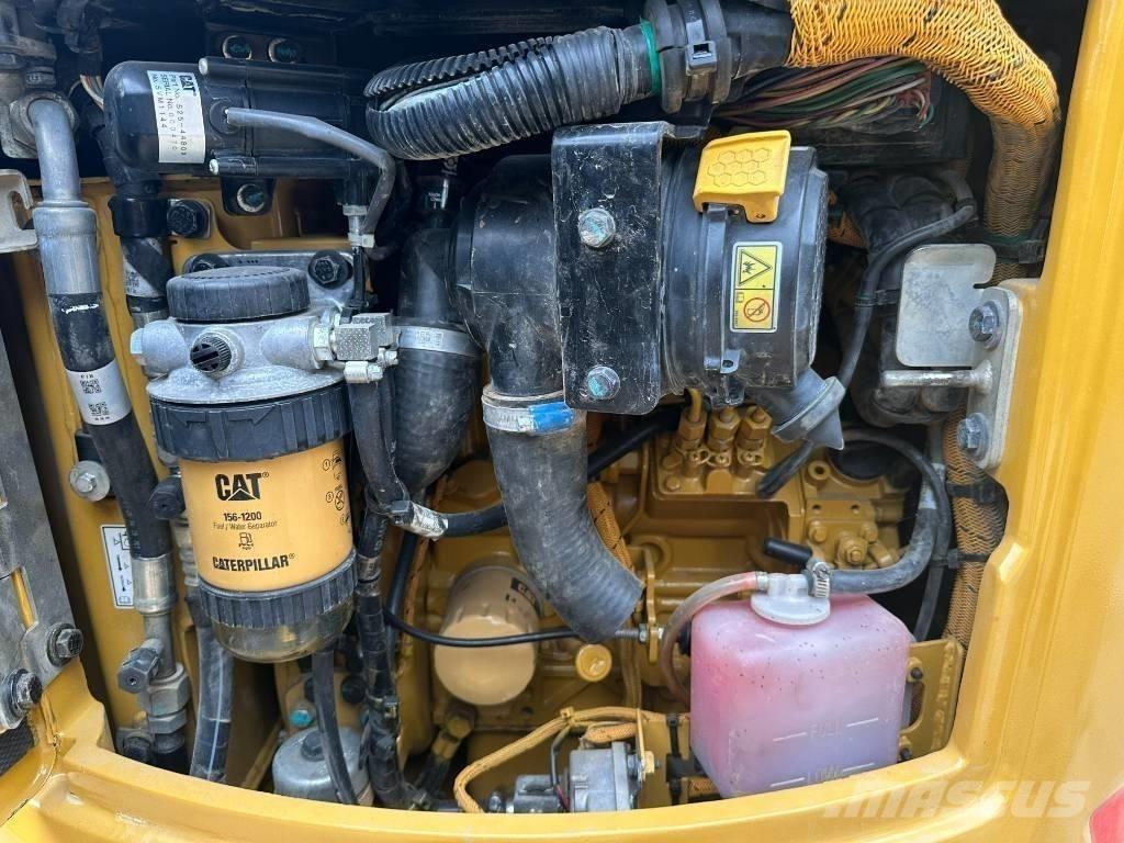 CAT 302 Mini bageri <7t