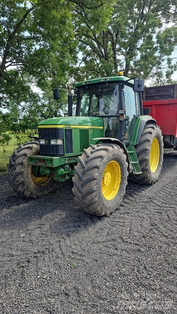John Deere 6910 Traktori