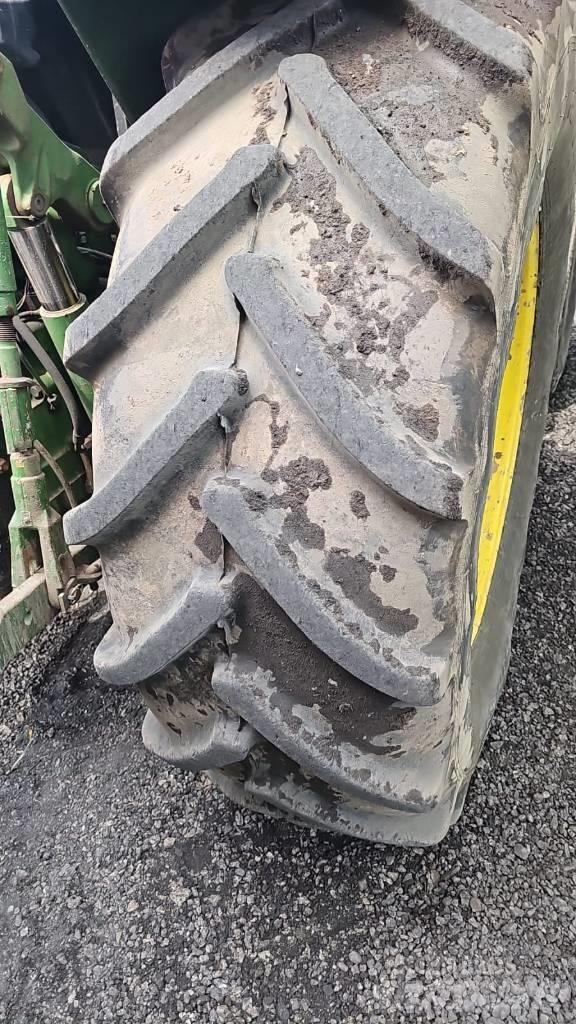 John Deere 6910 Traktori