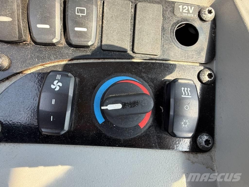 CAT 908 Utovarivači na kotačima