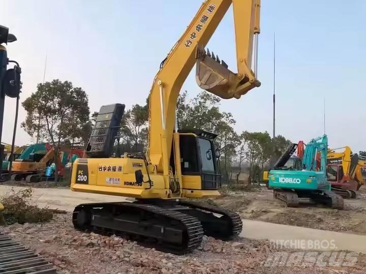 Komatsu PC200-8 Bageri gusjeničari